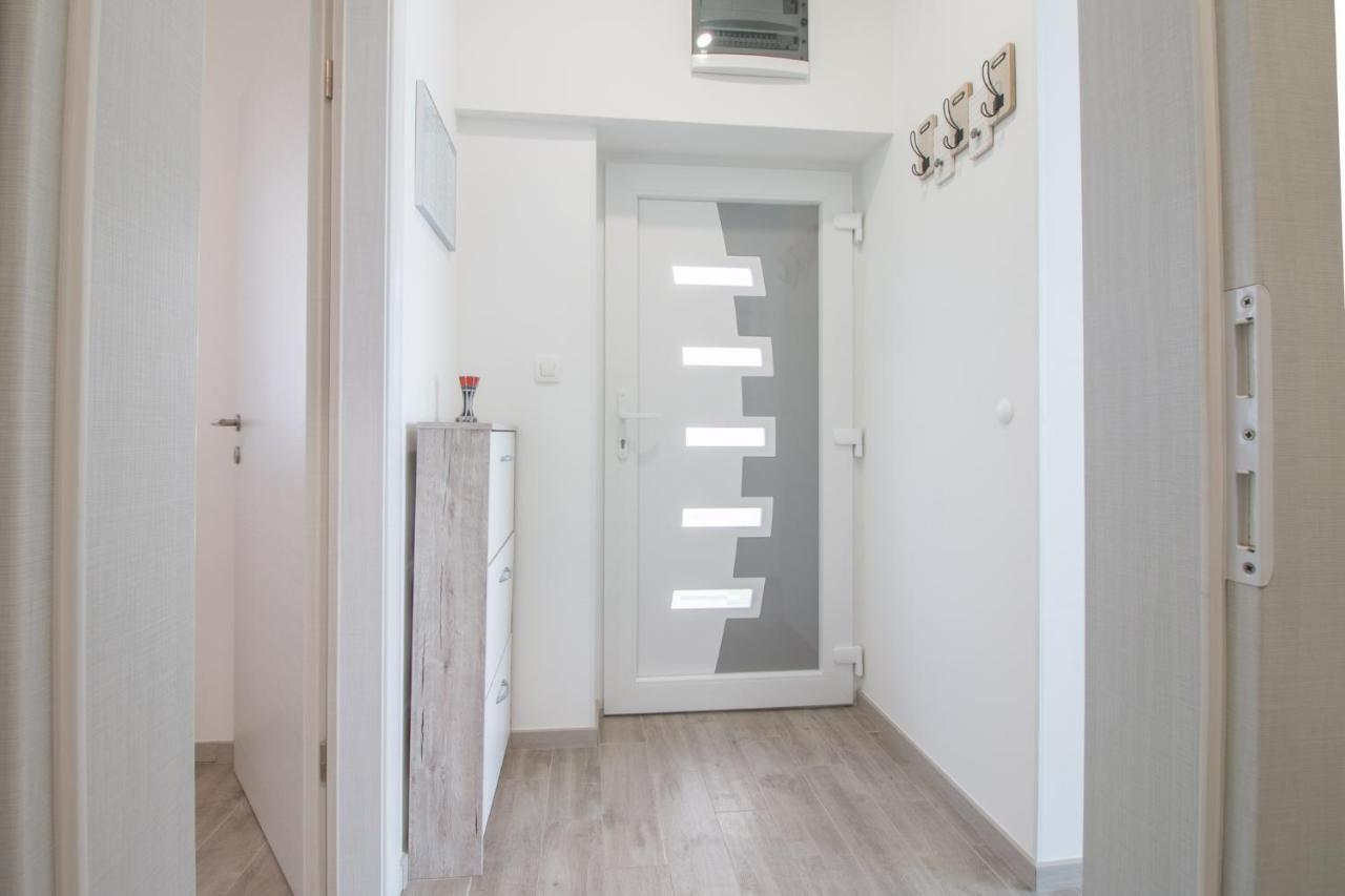 Apartments Lusani Спліт Екстер'єр фото