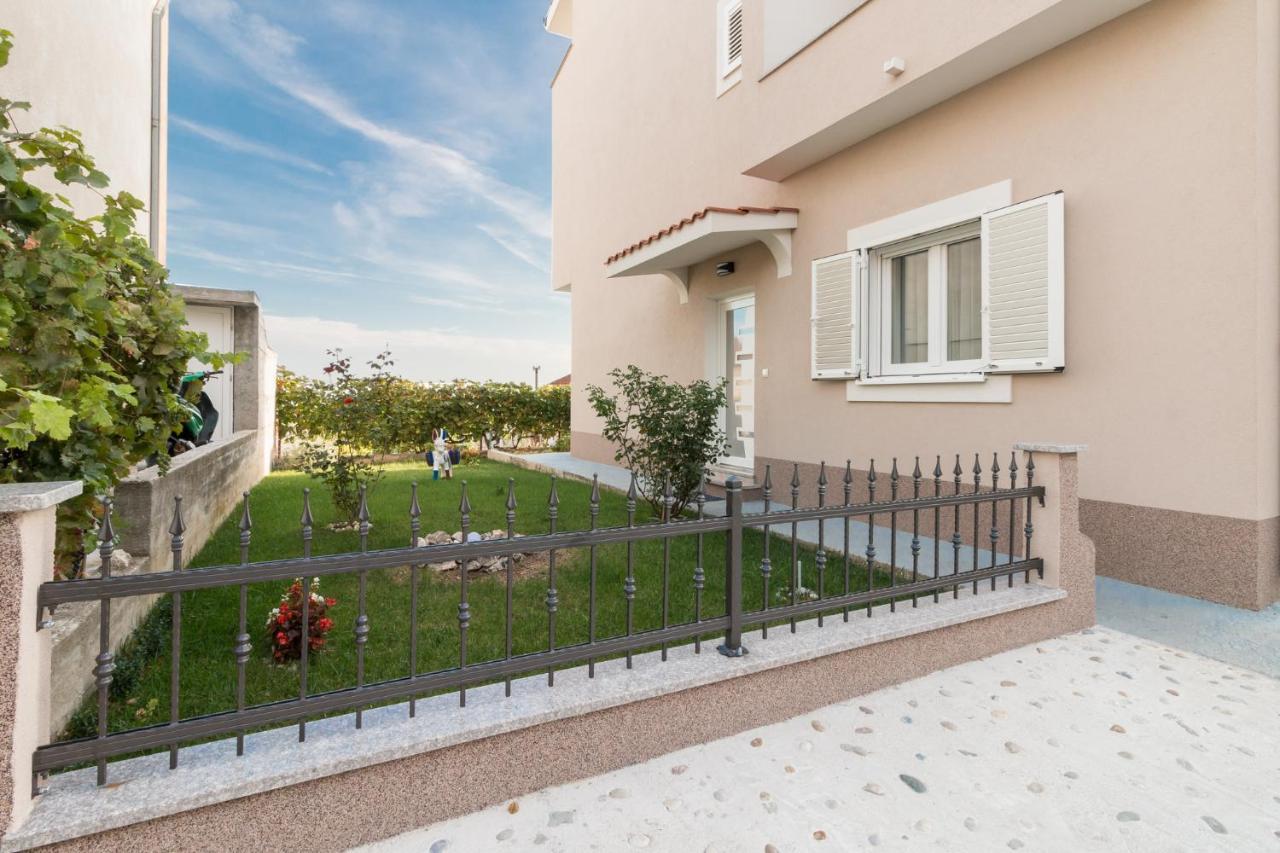 Apartments Lusani Спліт Екстер'єр фото