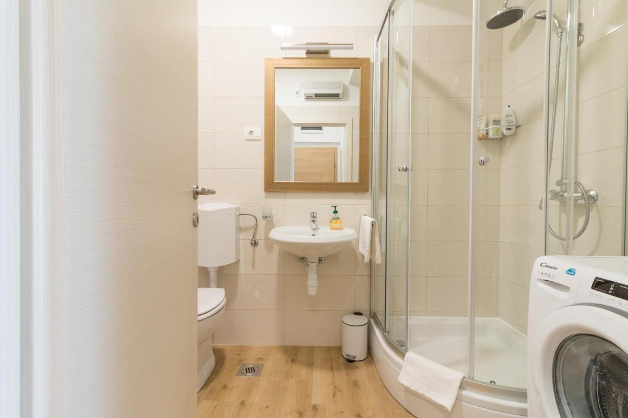 Apartments Lusani Спліт Екстер'єр фото