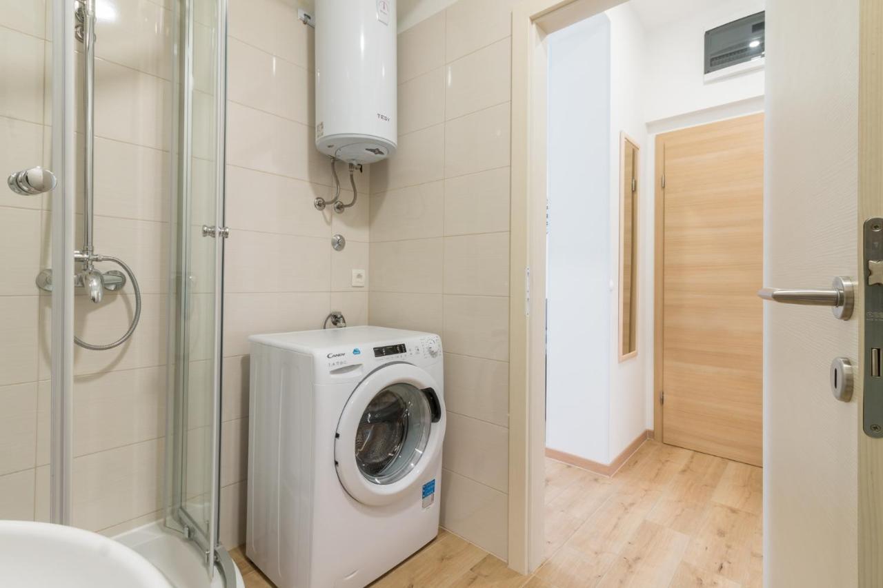 Apartments Lusani Спліт Екстер'єр фото