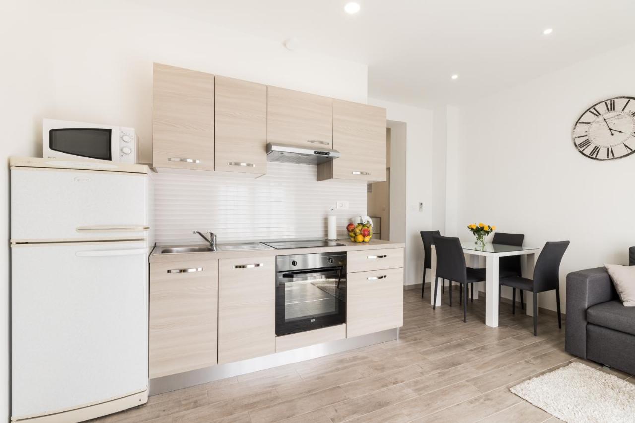 Apartments Lusani Спліт Екстер'єр фото