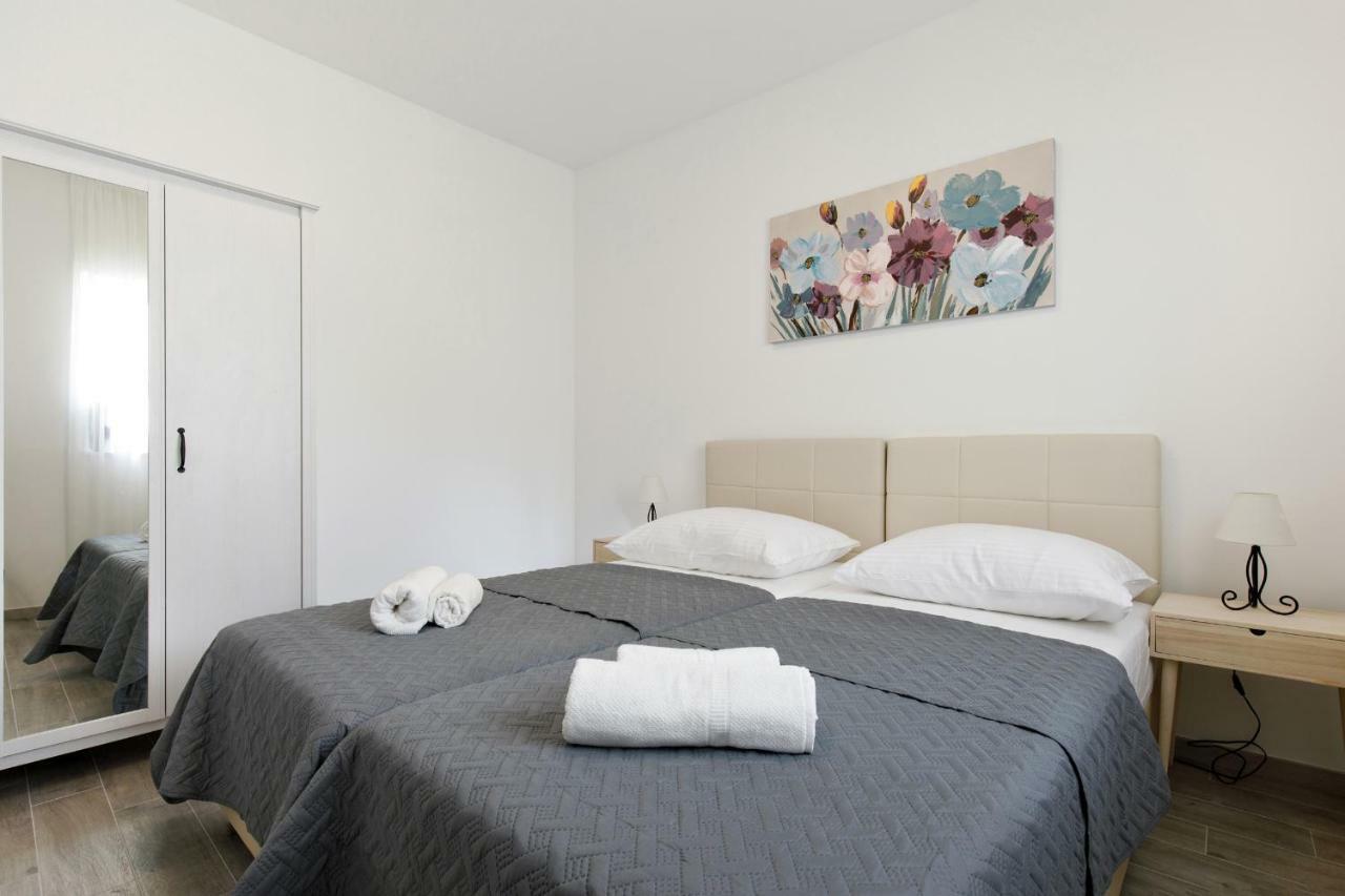 Apartments Lusani Спліт Екстер'єр фото