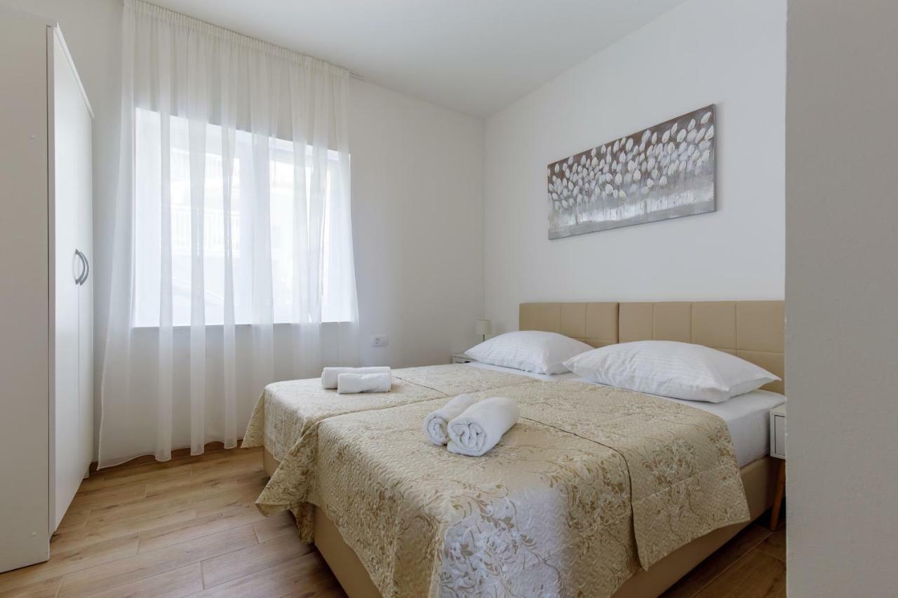 Apartments Lusani Спліт Екстер'єр фото