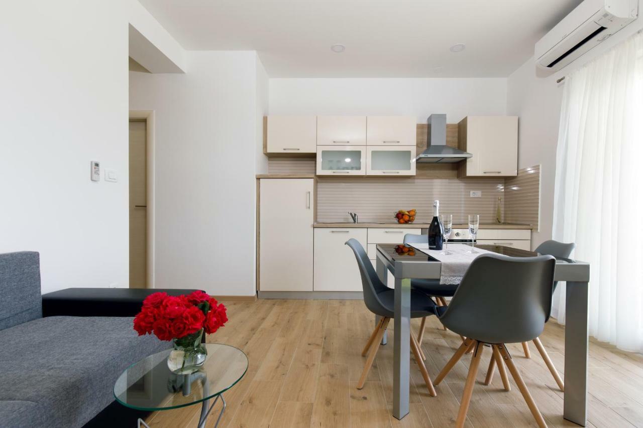 Apartments Lusani Спліт Екстер'єр фото