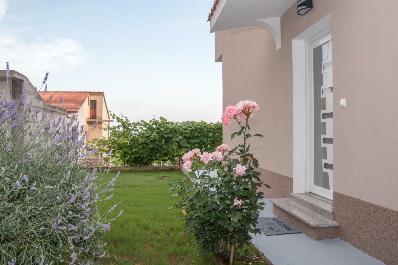Apartments Lusani Спліт Екстер'єр фото